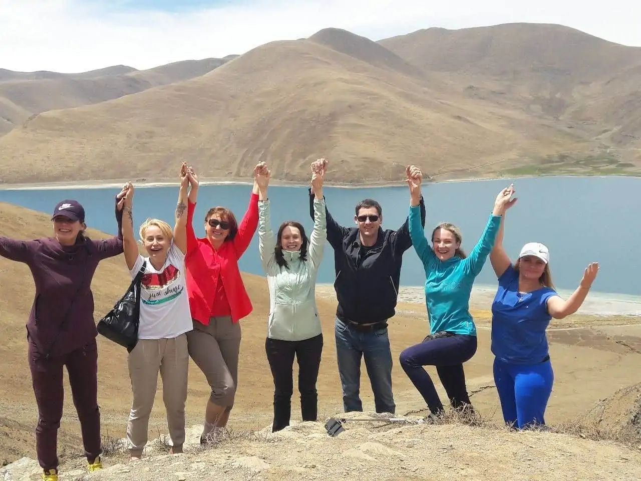 yamdrok tsho lake tibet